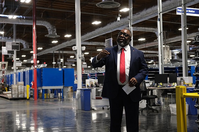 Postal Service Postmaster Postal Service officials tout Everett’s recently upgraded Sorting and ...